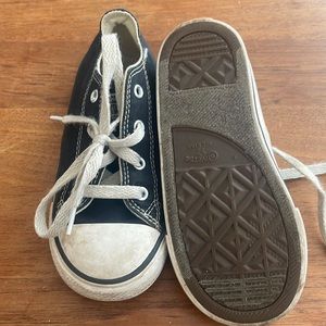 Black Converse gently used size 10
